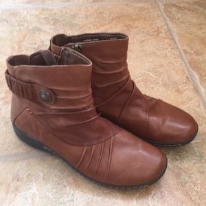 Leather anklet boots